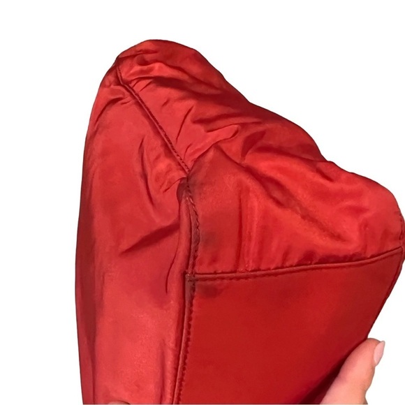 BIN046.12 Authentic Prada Italy Vintage Tessuto Red Nylon Shoulder Tote - Picture 11 of 12